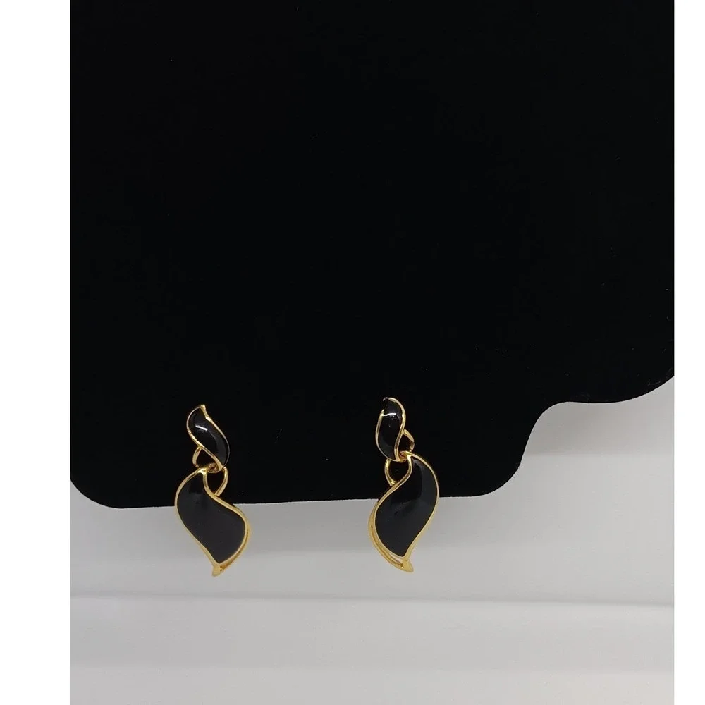 Napier Womens Black Enamel Tear Drop Gold Tone Post Earrings Vintage Style #22